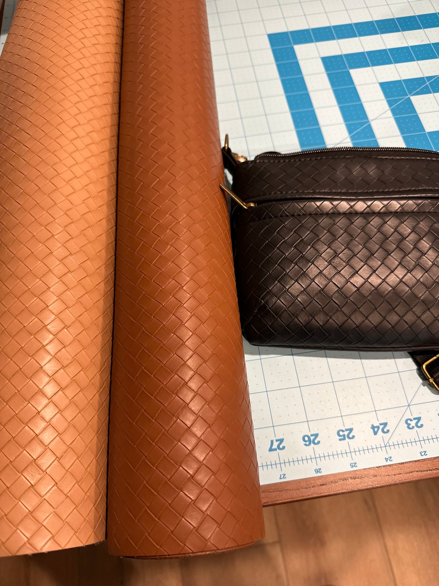 LaJolla Crescent Bag